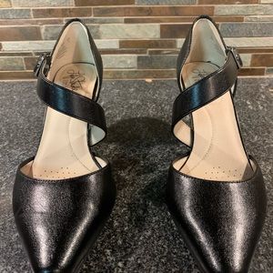 Cute Life Stride Kamala! Worn twice, like new.